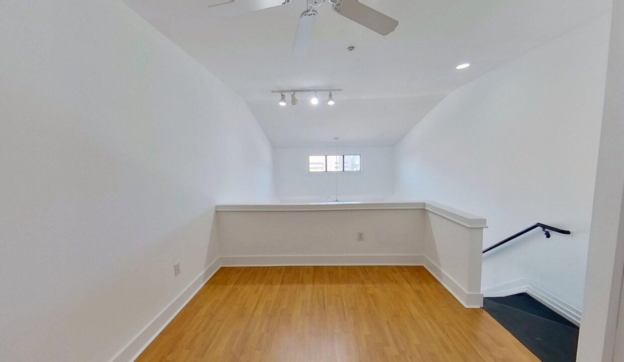 115-E-Park-Ave-404-Charlotte-NC-28203-10