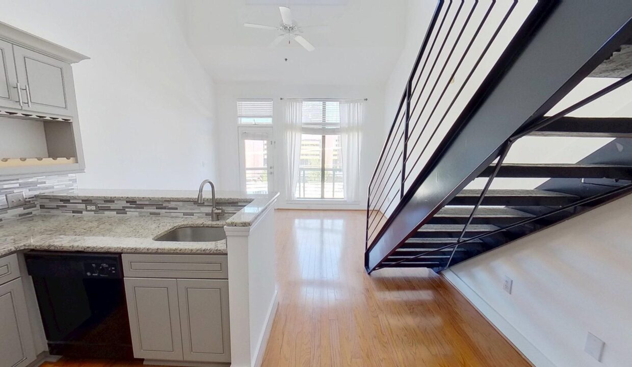 115-E-Park-Ave-404-Charlotte-NC-28203-21