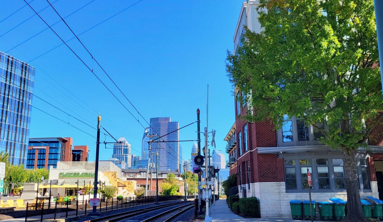 115-E-Park-Ave-404-Charlotte-NC-28203-25