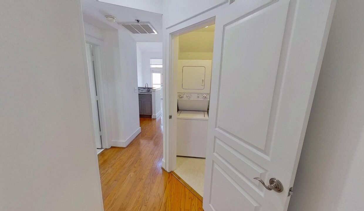 115-E-Park-Ave-404-Charlotte-NC-28203-27