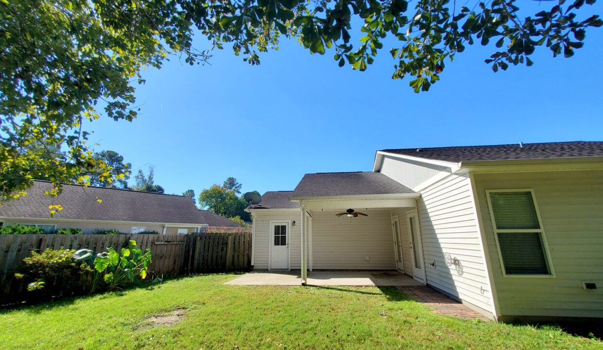2419-Red-Maple-Circle-Leland-NC-28451-6