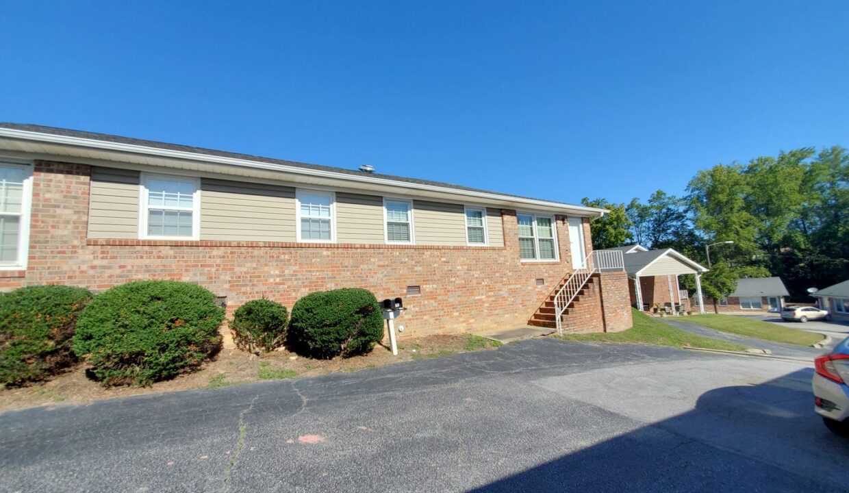3-Balfer-Ct-Greenville-SC-29615-11