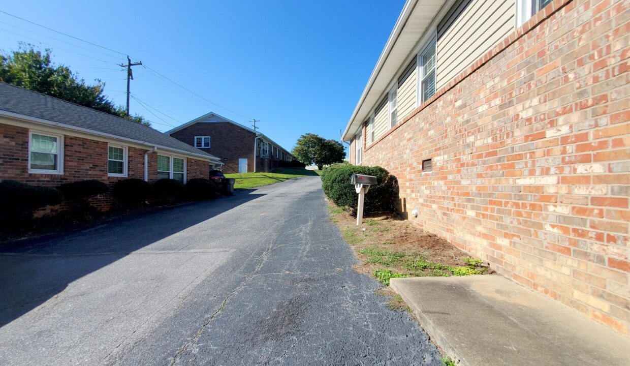 3-Balfer-Ct-Greenville-SC-29615-15