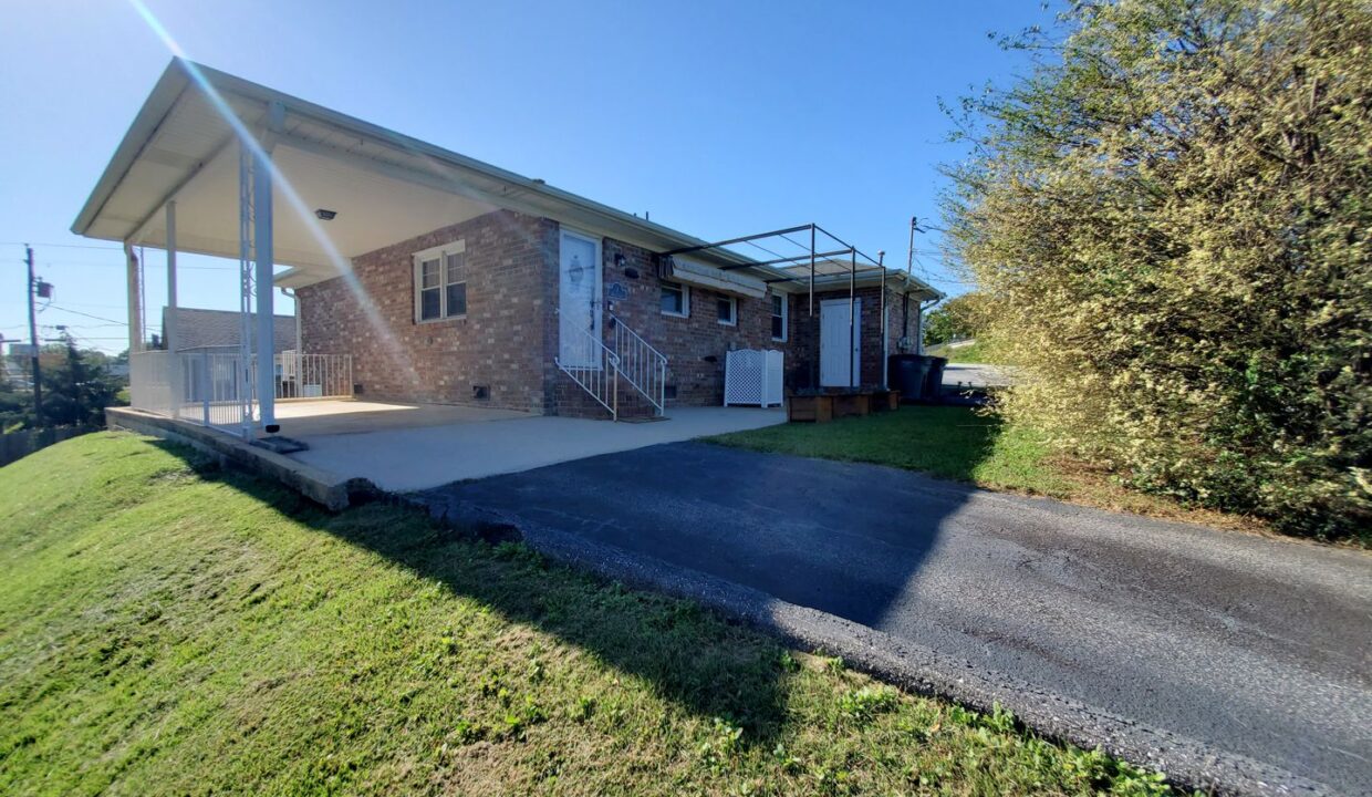 3-Balfer-Ct-Greenville-SC-29615-9