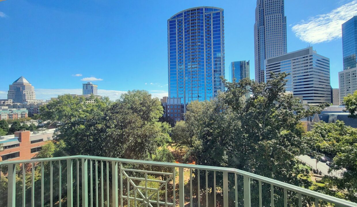 300-W-5th-St-809-Charlotte-NC-28202-20