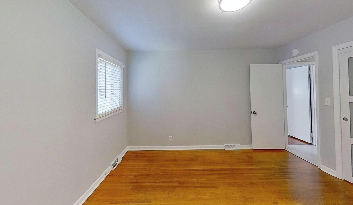 3523-Enfield-Rd-Charlotte-NC-28205-17