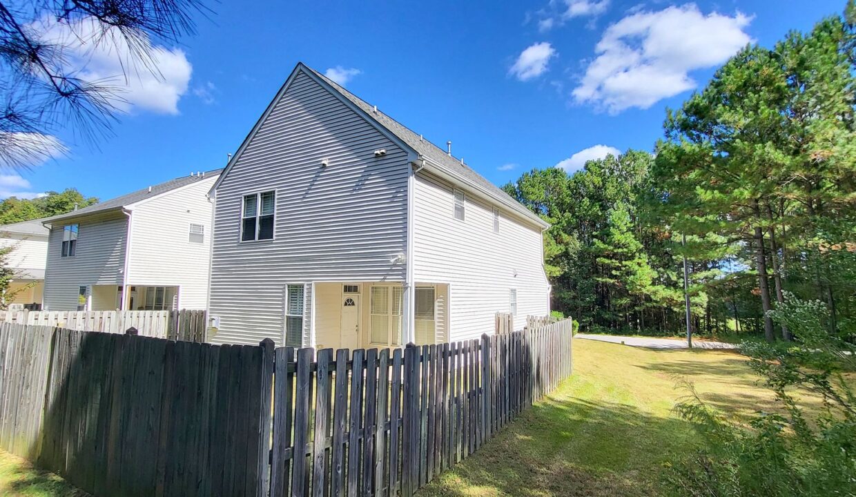 3926-Magnolia-Pond-Rd-Raleigh-NC-27610-11