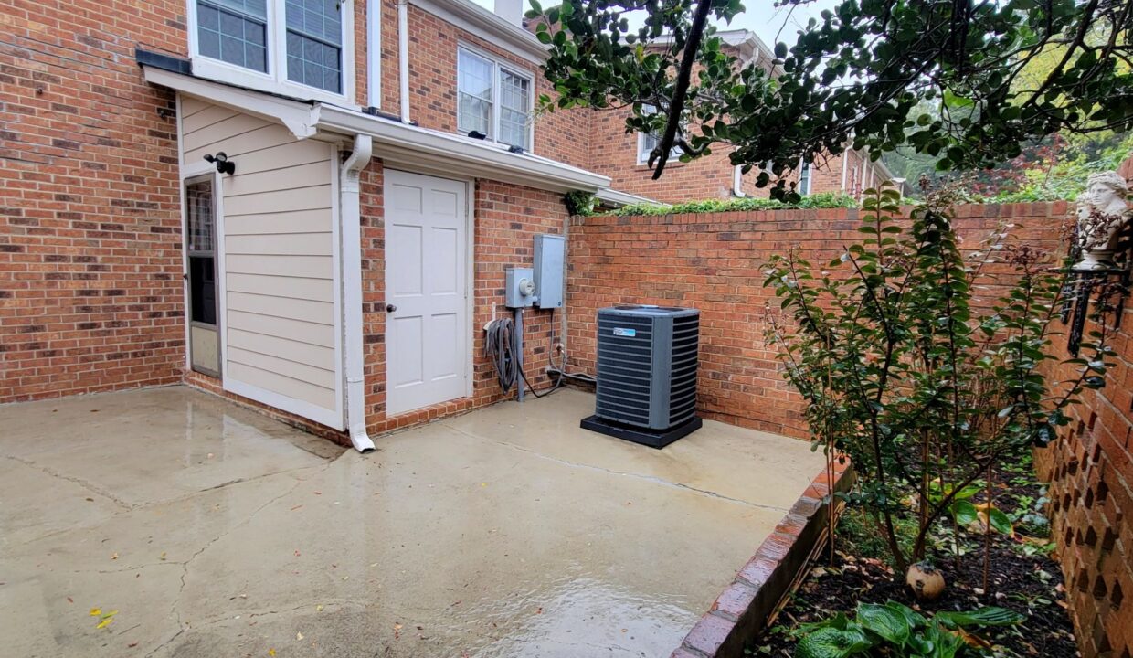 6733-Constitution-Ln-Charlotte-NC-28210-11