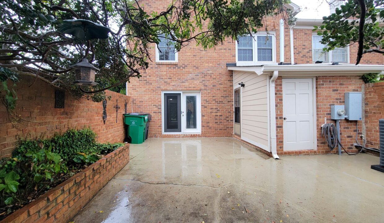 6733-Constitution-Ln-Charlotte-NC-28210-20