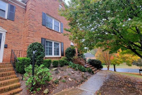 6733-Constitution-Ln-Charlotte-NC-28210-24