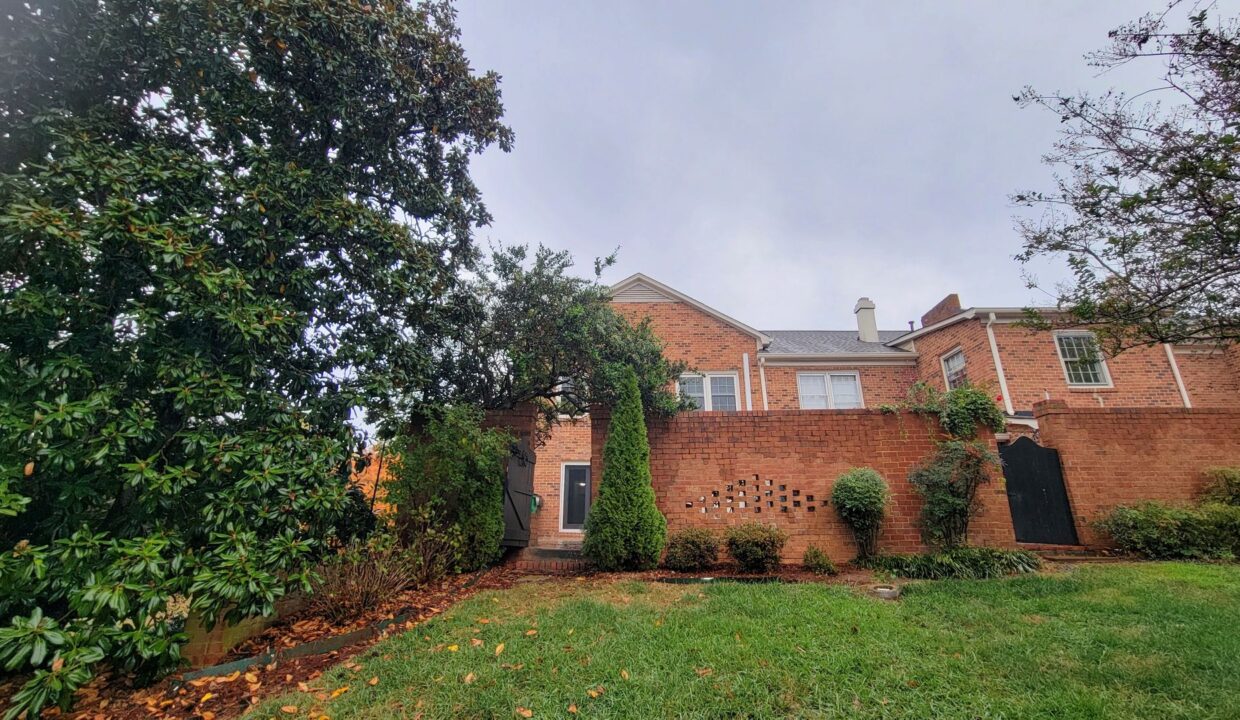 6733-Constitution-Ln-Charlotte-NC-28210-28