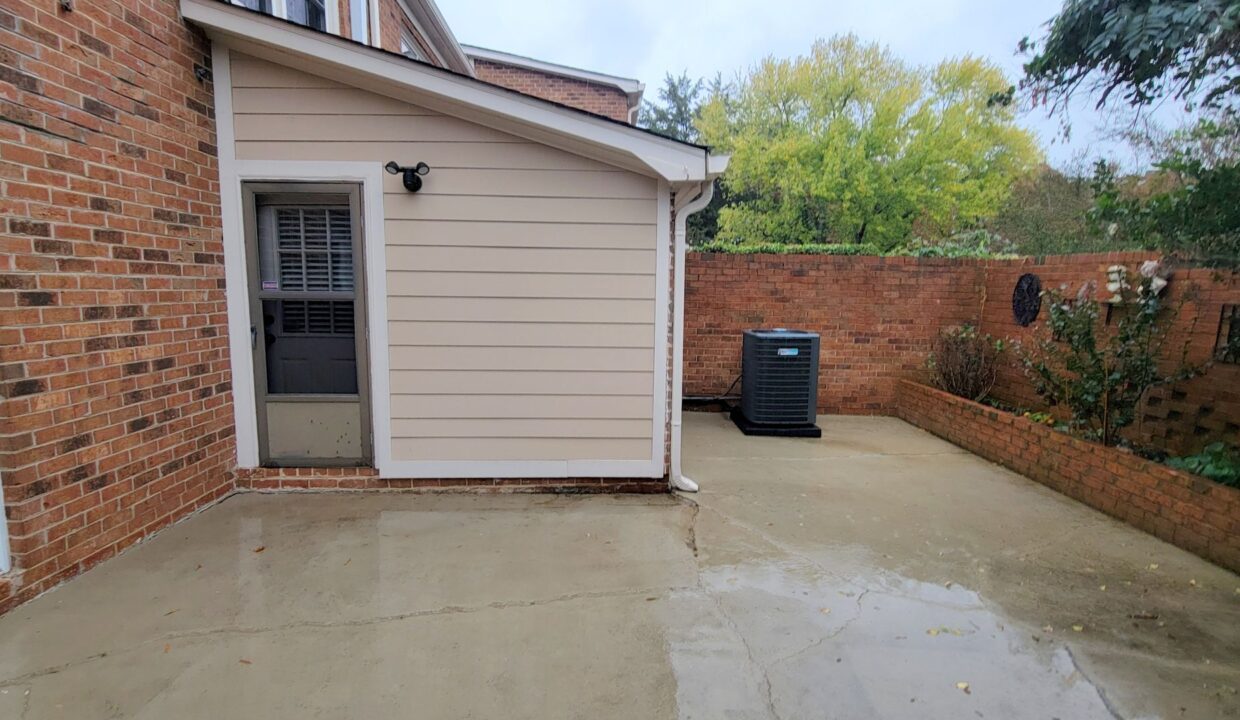 6733-Constitution-Ln-Charlotte-NC-28210-35