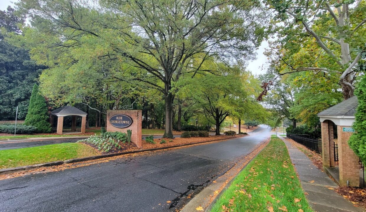 6733-Constitution-Ln-Charlotte-NC-28210-7