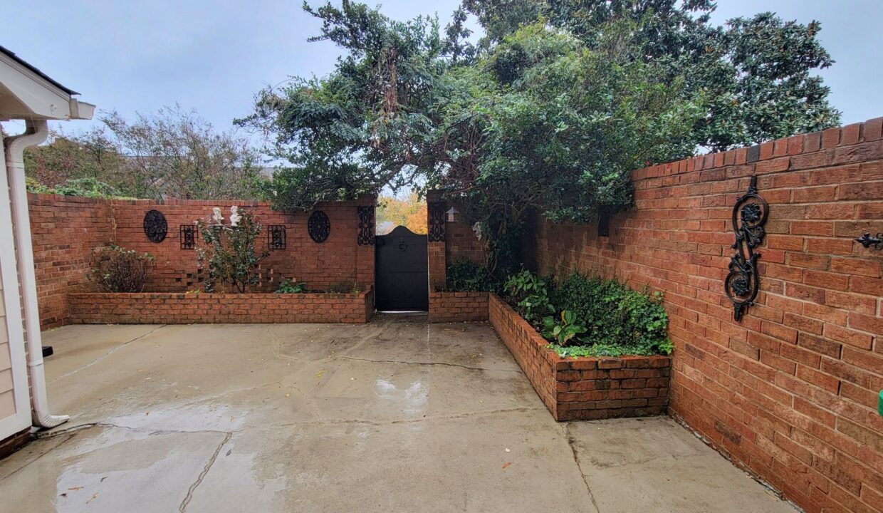 6733-Constitution-Ln-Charlotte-NC-28210-9