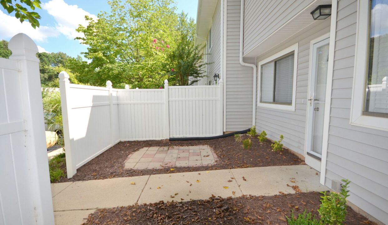 7223-Sandy-Creek-Dr-Raleigh-NC-27615-15