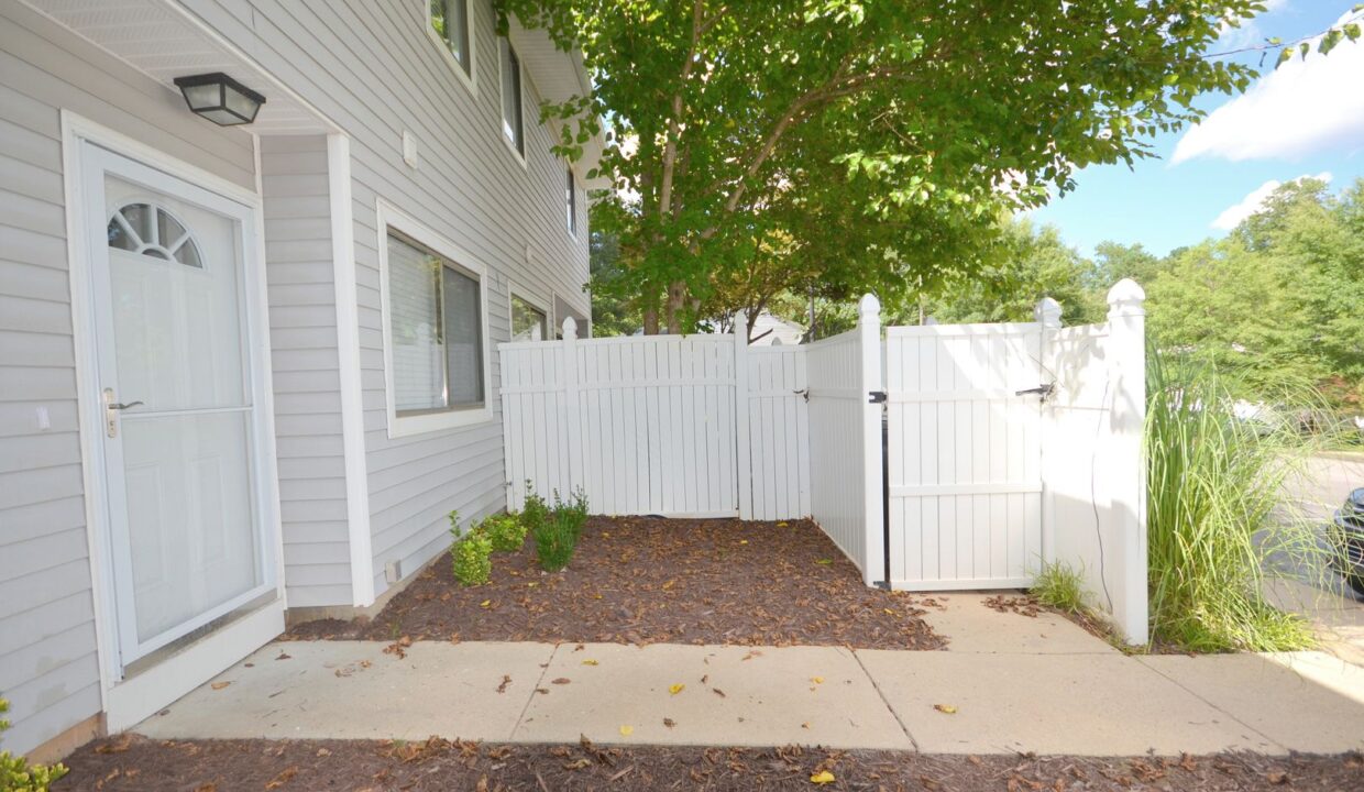 7223-Sandy-Creek-Dr-Raleigh-NC-27615-9