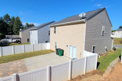 7516-Mockernut-Dr-Charlotte-NC-28215-18