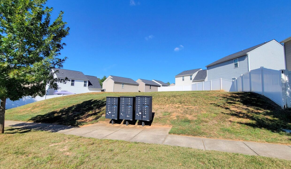 7516-Mockernut-Dr-Charlotte-NC-28215-24