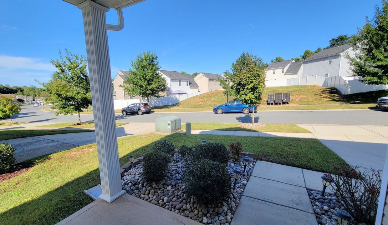 7516-Mockernut-Dr-Charlotte-NC-28215-6