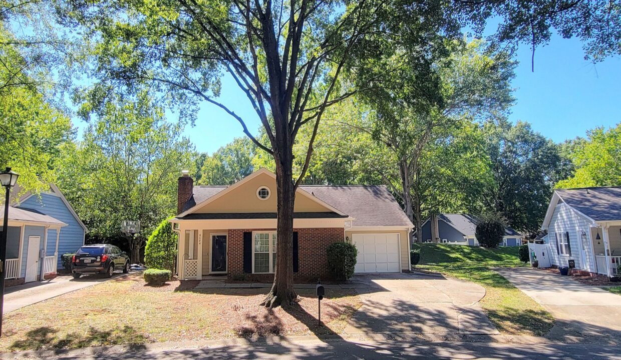 8604-Aldergate-Ct-Charlotte-NC-28210-12