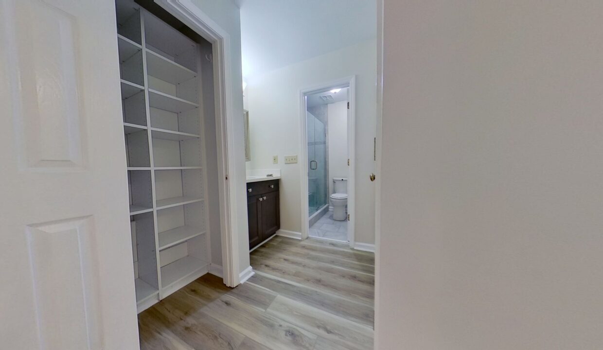 8604-Aldergate-Ct-Charlotte-NC-28210-18