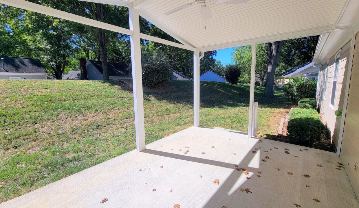 8604-Aldergate-Ct-Charlotte-NC-28210-19