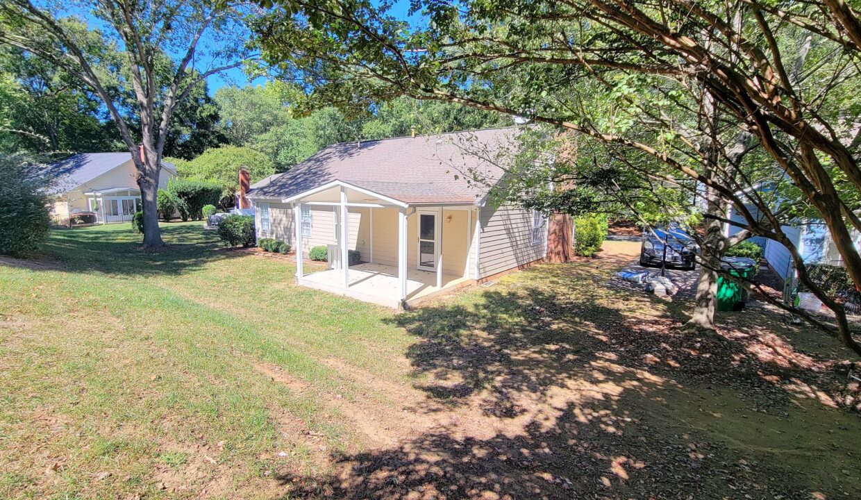 8604-Aldergate-Ct-Charlotte-NC-28210-21