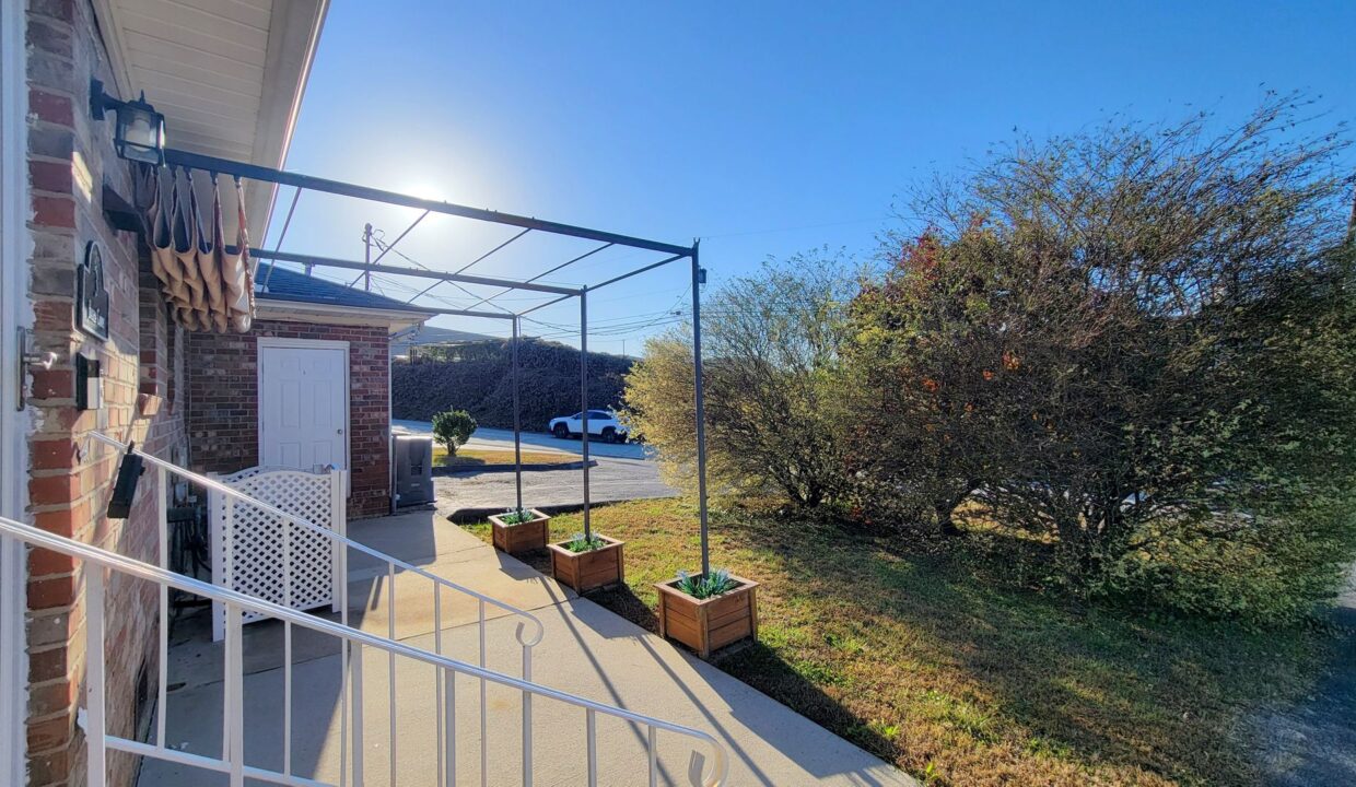 3-Balfer-Ct-Greenville-SC-29615-16