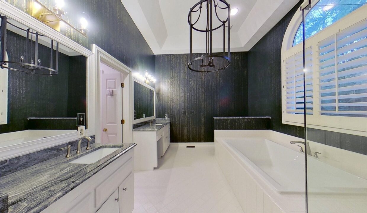 5630-Colony-Dr-Charlotte-NC-28226-10