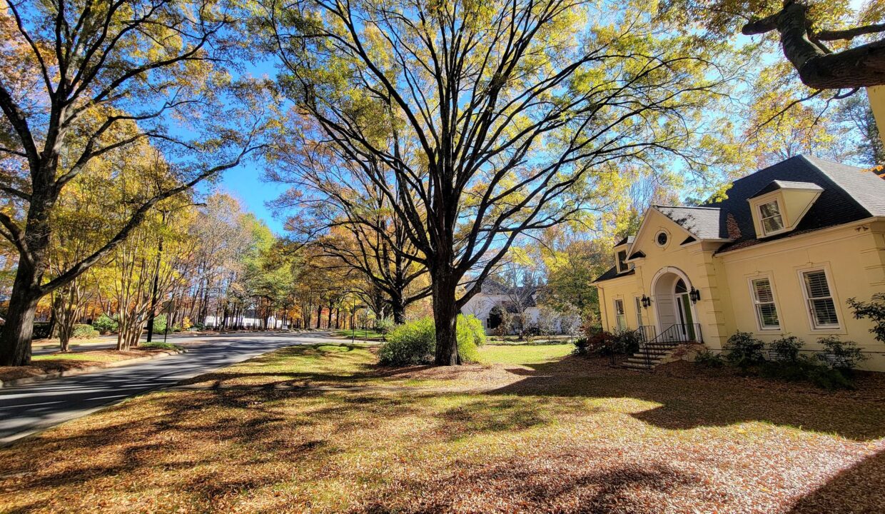 5630-Colony-Dr-Charlotte-NC-28226-11