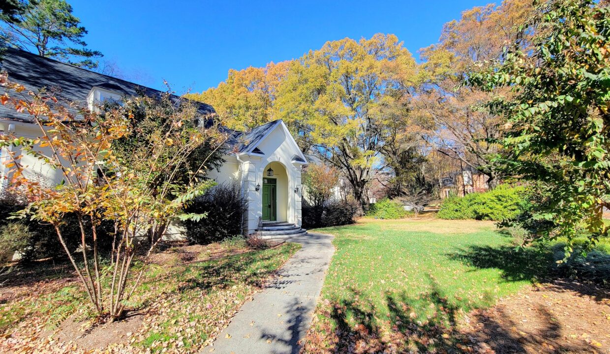 5630-Colony-Dr-Charlotte-NC-28226-27