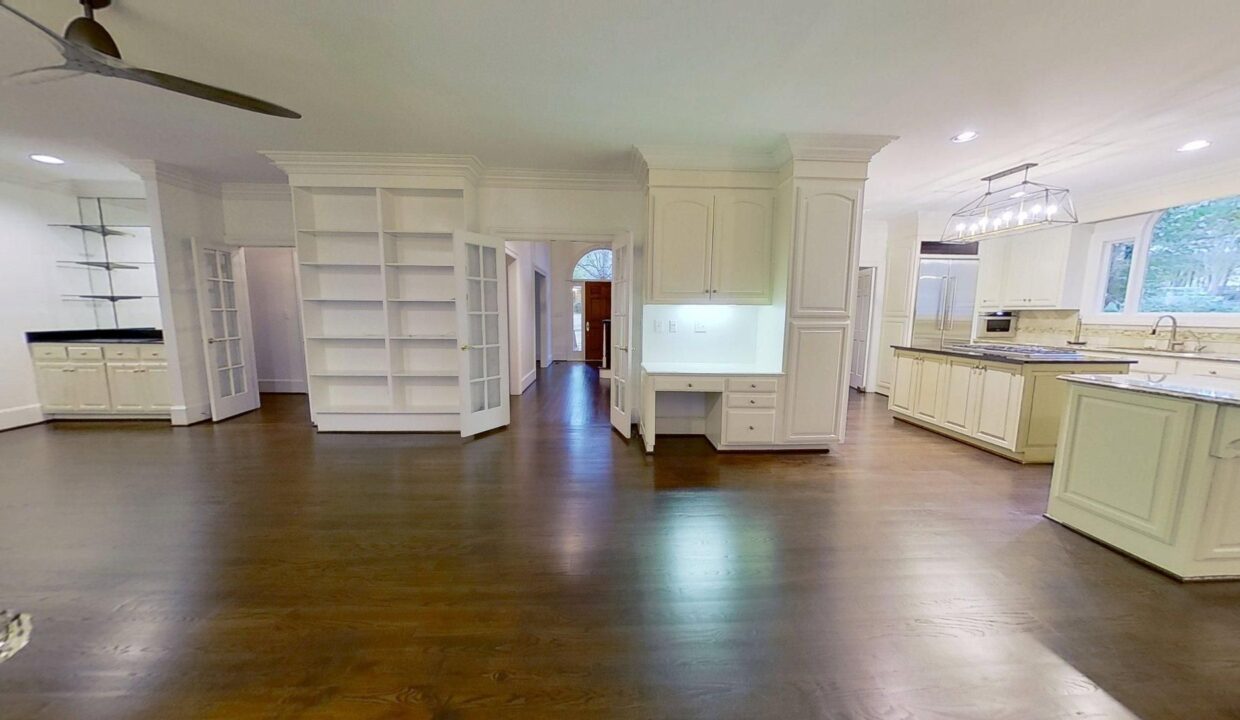 5630-Colony-Dr-Charlotte-NC-28226-27