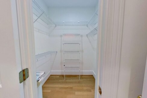 5630-Colony-Dr-Charlotte-NC-28226-33