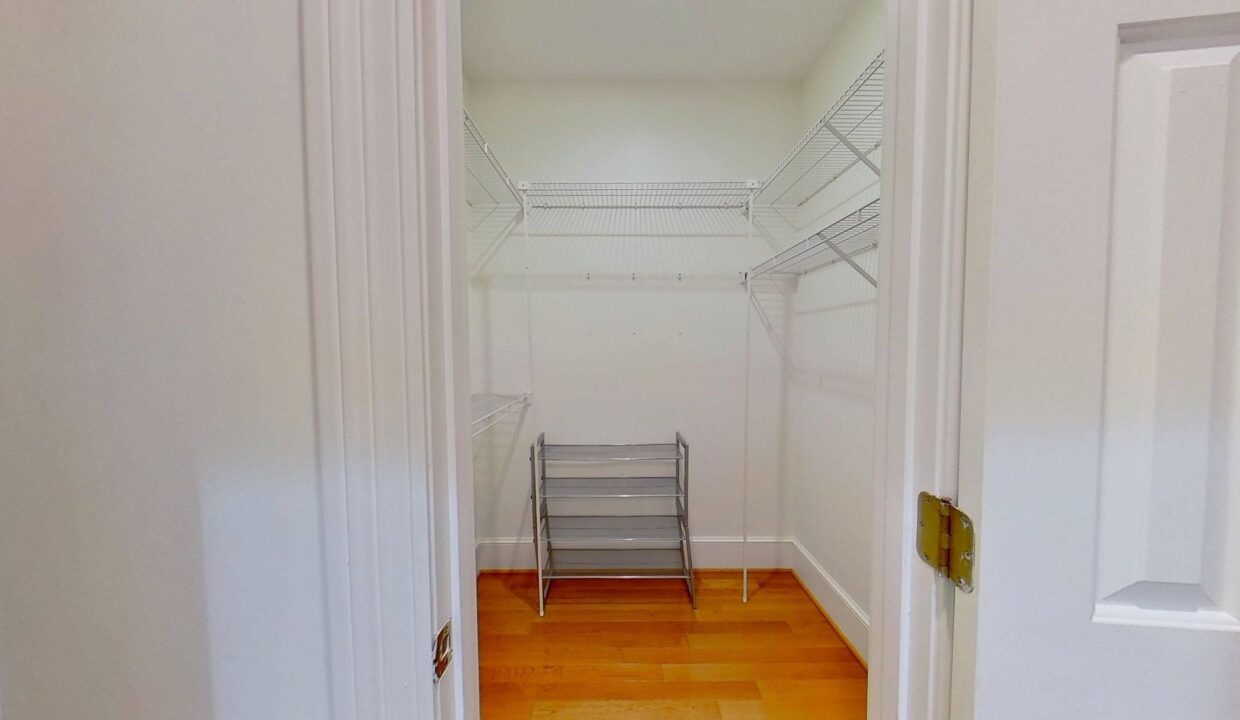 5630-Colony-Dr-Charlotte-NC-28226-34