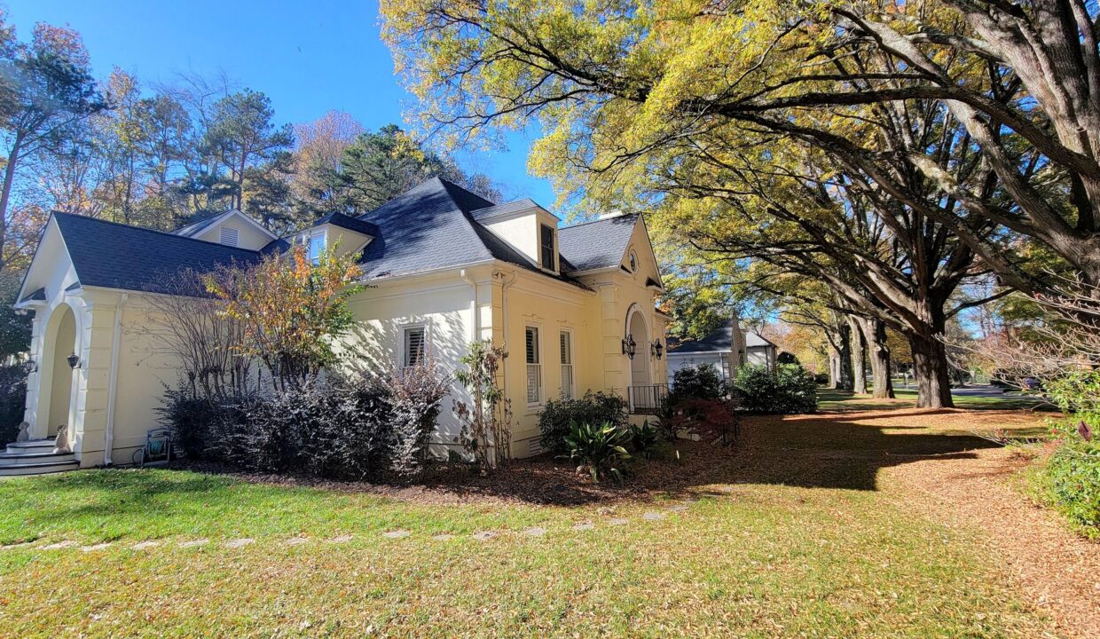 5630-Colony-Dr-Charlotte-NC-28226-35