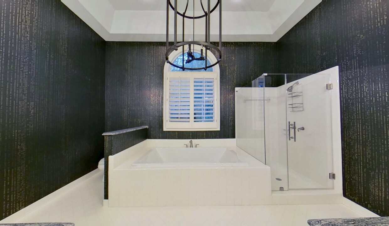 5630-Colony-Dr-Charlotte-NC-28226-35