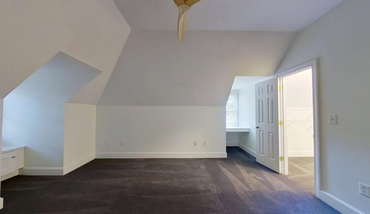 5630-Colony-Dr-Charlotte-NC-28226-38