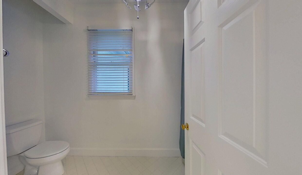 5630-Colony-Dr-Charlotte-NC-28226-43