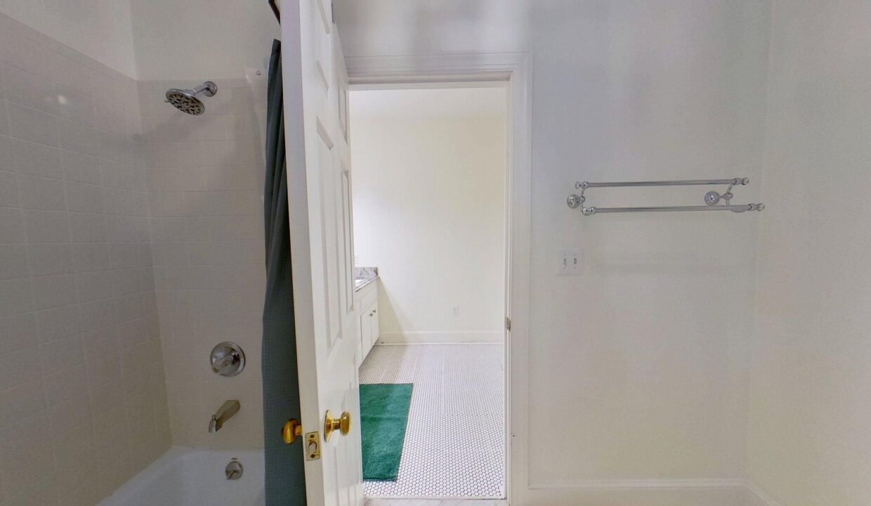 5630-Colony-Dr-Charlotte-NC-28226-45