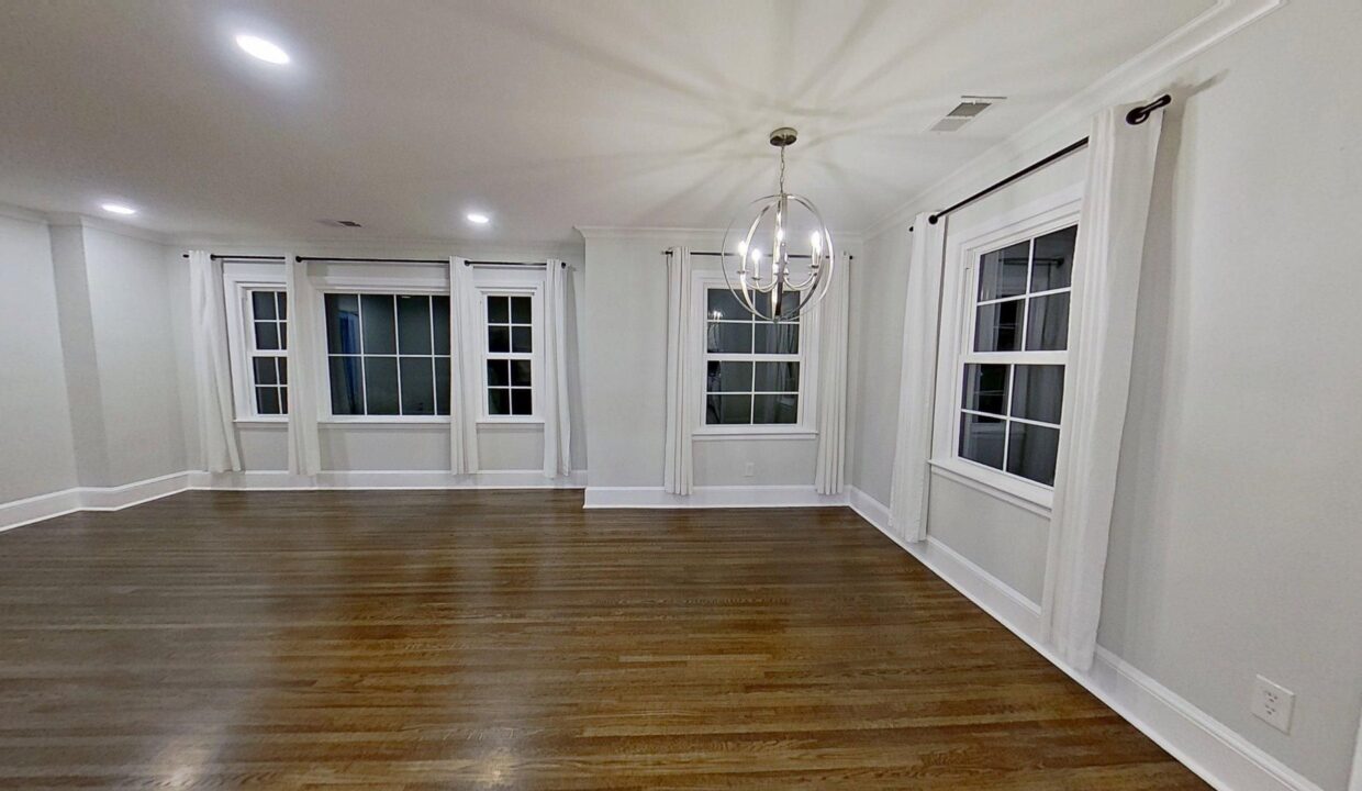 1200-Dresden-Dr-W-Charlotte-NC-28205-10