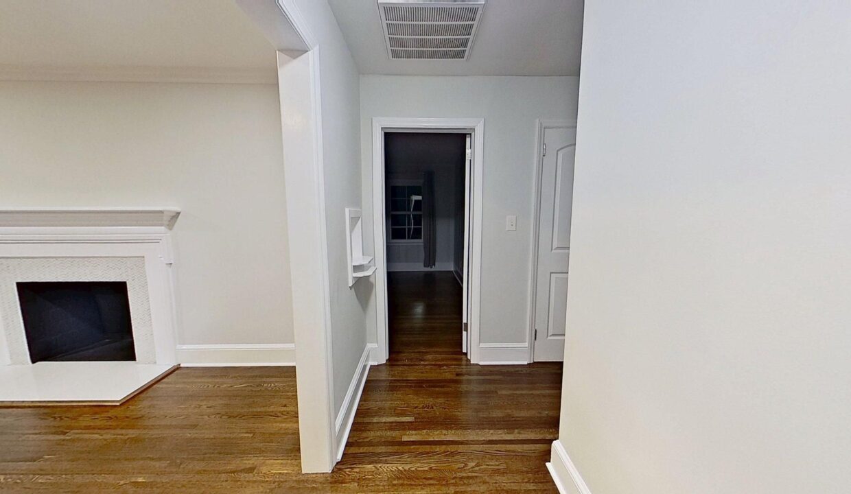 1200-Dresden-Dr-W-Charlotte-NC-28205-20