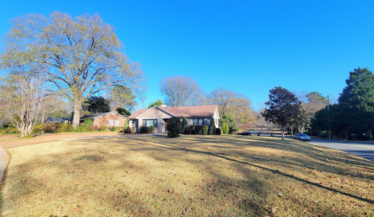 1200-Dresden-Dr-W-Charlotte-NC-28205-23