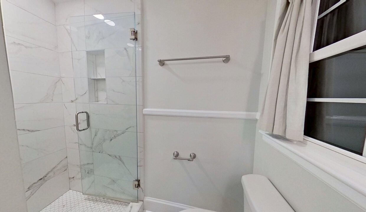 1200-Dresden-Dr-W-Charlotte-NC-28205-32