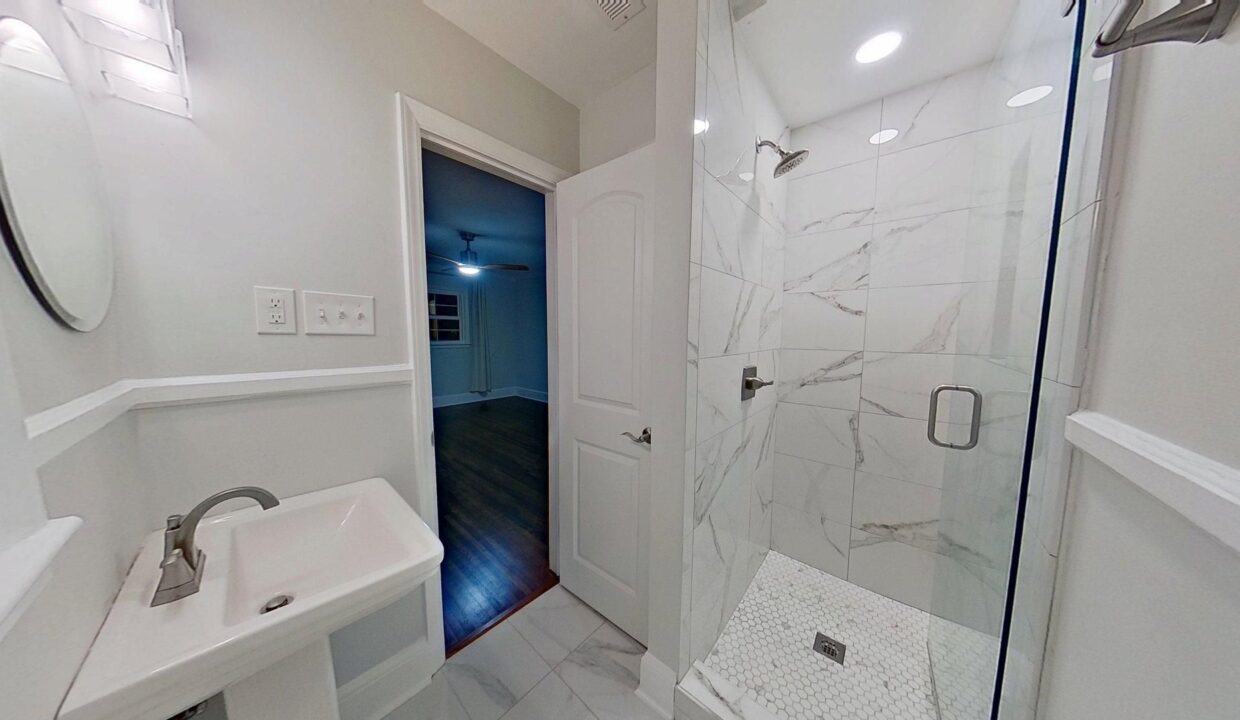 1200-Dresden-Dr-W-Charlotte-NC-28205-33