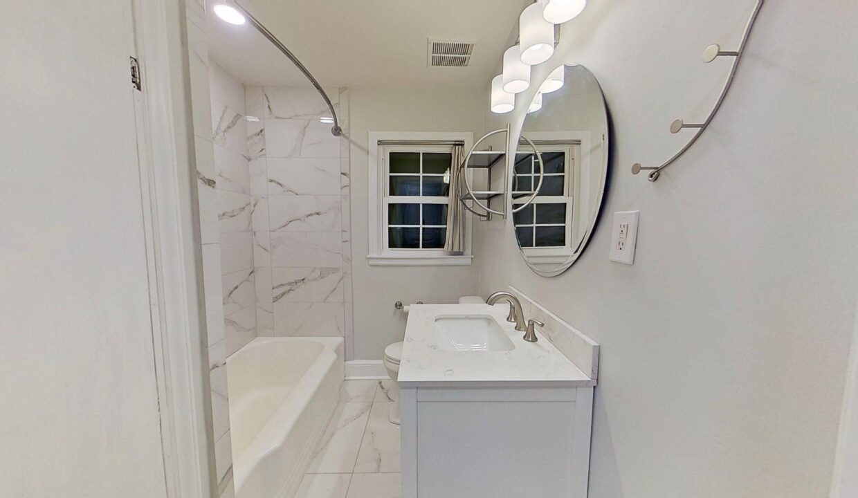 1200-Dresden-Dr-W-Charlotte-NC-28205-37