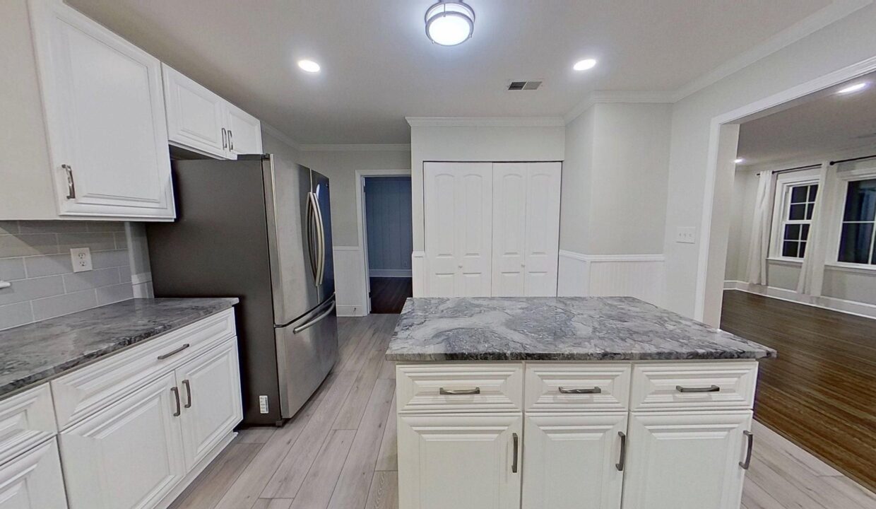 1200-Dresden-Dr-W-Charlotte-NC-28205-6