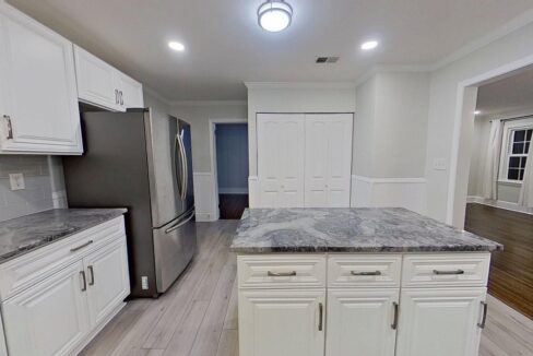 1200-Dresden-Dr-W-Charlotte-NC-28205-6