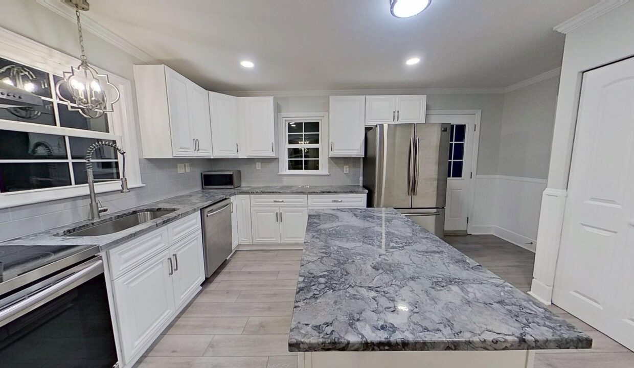 1200-Dresden-Dr-W-Charlotte-NC-28205-8