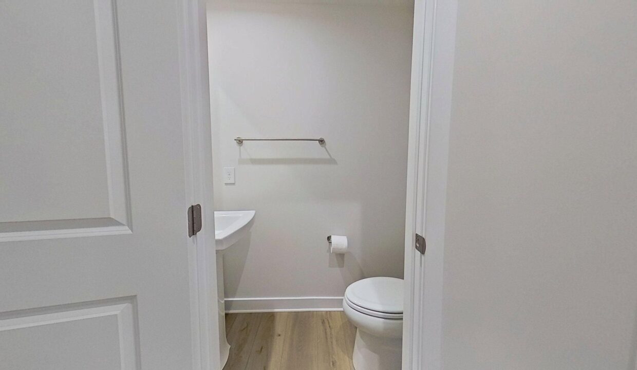 208-Lograto-Ln-Simpsonville-SC-29681-12