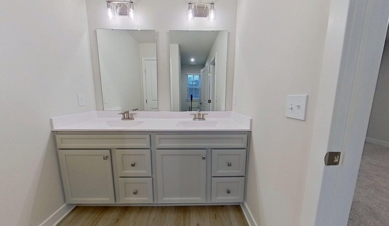 208-Lograto-Ln-Simpsonville-SC-29681-18